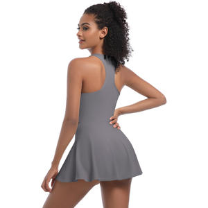 Ensemble 2 pièces pour femme : Short de sport taille haute uni avec logo personnalisé, demi-fermeture éclair et dos nageur, et Jupe de golf ou Robe de tennis - Product Image 6