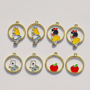 Colgantes redondos de aleación de dibujos animados con efecto de goteo de aceite para la fabricación de pendientes, aleación de zinc, Princesa Azul, Manzana Roja, Cartas de Póker Azules GJ136 - Product Image 2