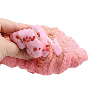 Mô phỏng Croissant hình Pain Au Chocolat giảm căng thẳng Đồ chơi mô hình thực phẩm chơi - Product Image 5