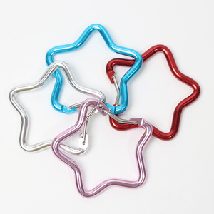 Porte-clés mousqueton étoile multicolore en alliage avec mousqueton à ressort pour le <span class=keywords><strong>camping</strong></span>, la randonnée, les cadeaux promotionnels, outil porte-clés facile à transporter - Product Image 1