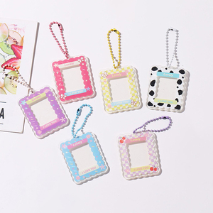 Venta al por mayor de llaveros decorativos de acrílico con marco para fotos pequeñas, estilo INS, ligeros, a la moda, con protección UV, para DIY - Product Image 3