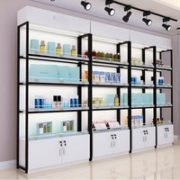 Vitrine de présentation sécurisée et vitrine avec porte en verre pour protéger les récompenses et les réalisations dans les bureaux.