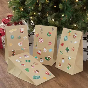 棕色节日纸DIY礼品袋，配有120张圣诞贴纸，圣诞主题派对礼品用品圣诞牛皮纸零食