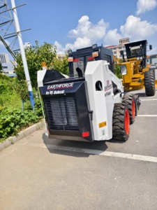 Chargeuse sur pneus d'occasion 2 tonnes en stock, composants moteur et boîte de vitesses d'origine, moteur suédois, modèle 2019, origine USA, bien entretenue - Product Image 3