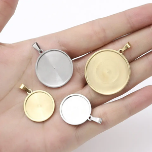 Disco personalizzato placcato in oro personalizzato con foto collana commemorativa collana ciondolo con catena di torsione 3mm - Product Image 4