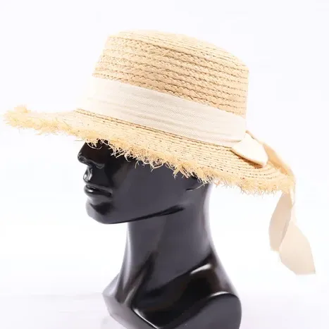 Nuevas llegadas Sombreros Fedora al aire libre para mujeres Sombrero de paja unisex Logotipo de metal Papel de hierba personalizado Sombrero de paja más popular