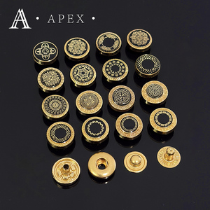 APEX Bouton Usine Haute Qualité Or Logo Marque en Alliage de Zinc Personnalisé Vêtements Bouton Métal Émail Bouton Pression pour Thobe Jubah - Product Image 2