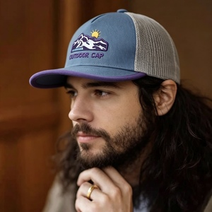 Gorra trucker personalizada de 5 paneles con malla trasera, gorra de béisbol con logotipo bordado en 3D personalizado, gorra snapback ajustable para montaña y actividades al aire libre. - Product Image 6