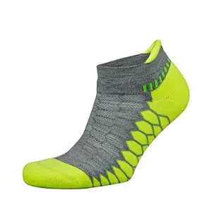 Yüksek kaliteli Unisex kadın veya erkek atletik seyahat dikişsiz genç ayak bileği koşu spor çorapları
