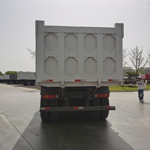 <span class=keywords><strong>Camion</strong></span> benne <span class=keywords><strong>lourd</strong></span> basculant d'occasion Sinotruk HOWO 6x4, modèle 30 tonnes, 10 roues, 371 CV, à vendre - Product Image 6