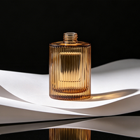 Nouvel arrivage : Ensemble de flacons diffuseurs en verre pour huiles parfumées avec coffret cadeau haut de gamme. Stock limité, réduction sur les achats en gros disponible.