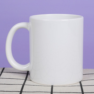 Mug en céramique blanche, tasse individuelle avec poignée, couleur unie, design moderne minimaliste pour usage domestique, café, eau, lait - Product Image 1