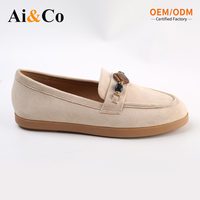 Chaussures plates classiques pour femmes, style mocassins, en faux daim vintage, avec logo métallique, bout rond, à enfiler, semelle extérieure souple en TPR, légères et antidérapantes