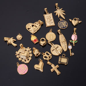 Vente en gros de pendentifs de mode personnalisés, bracelet à breloques, collier en acier inoxydable PVD doré, bijoux à bricoler soi-même, breloques pour la fabrication de bijoux - Product Image 6