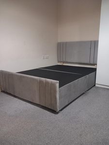 Cama Otomana Minimalista de Diseño Británico, Fabricada en China, con Base de Resortes, Almacenamiento, Cómoda, Ahorra Espacio, Tapizada, con Marco de Madera - Product Image 4