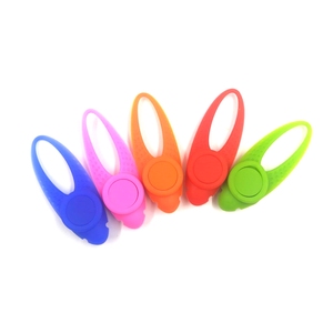 Groothandel Op Maat 3 Modi Oplichten Clip-On Hond Kat <span class=keywords><strong>Led</strong></span> Gloeiend Label Hangende Kraag Licht Voor Buiten 'S Nachts Wandelen - Product Image 6