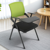 Chaise de formation ergonomique moderne pliable avec bras pour tablette, dossier en maille noire, chaise de salle de conférence empilable, siège en plastique, cadre en métal