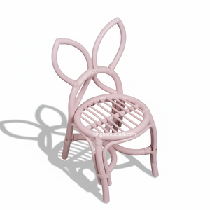 Chaise pour enfants en rotin moderne faite à la main avec conception sécurisée, mobilier léger en osier naturel pour enfants, idéal pour le salon et les événements - Product Image 1