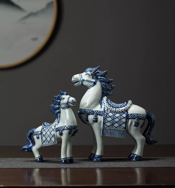 アラビア風陶器の馬の置物、青と白の陶器の馬の置物、家の装飾