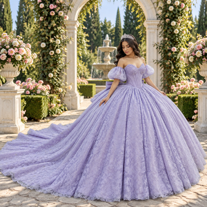 Robe de bal Xy006 lavande avec appliques en dentelle, perles, traîne chapelle, style vintage, personnalisée pour Quinceañera - Product Image 1