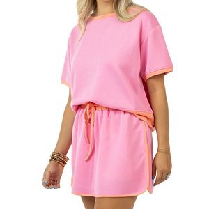 Ensemble 2 pièces personnalisé pour <span class=keywords><strong>femme</strong></span>, rose avec bordure contrastante, haut à manches courtes col rond et <span class=keywords><strong>jupe</strong></span> à cordon de serrage, tenue de détente, fabricant - Product Image 3