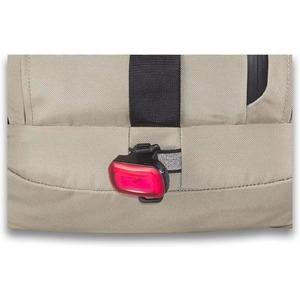 Échantillon gratuit : Sac à dos de voyage élégant pour homme et femme, avec fermeture roll-top, fabriqué à partir de matériaux recyclés en provenance de PET. - Product Image 4