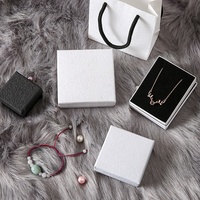 Boîte à bijoux en papier noir et blanc de couleur unie emballage frais simple pour boucles d'oreilles bracelet collier bague autres accessoires
