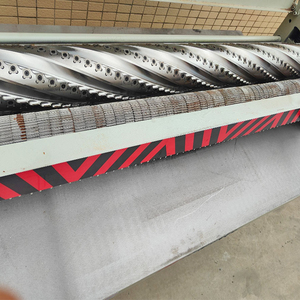Machine à raboter le bois entièrement automatique à alimentation continue, haute précision, pour la fabrication d'armoires et la production <span class=keywords><strong>de</strong></span> revêtements <span class=keywords><strong>de</strong></span> sol - Product Image 2