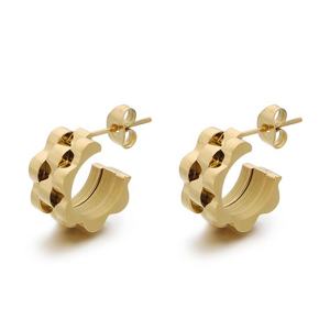 Boucles d'oreilles créatives vintage en forme de C plaquées or 18 carats en acier inoxydable de haute qualité, design de niche, cadeau de sangle - Product Image 4