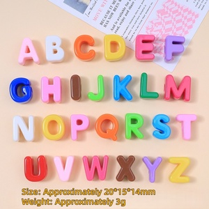 Perles en plastique acrylique alphabet couleur unie pour breloques de sac DIY, pendentifs pour bracelets DIY, chaînes de téléphone portable et cordons - Product Image 3