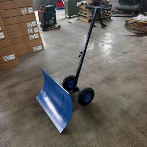 Zware Stalen Sneeuw <span class=keywords><strong>Shovel</strong></span> <span class=keywords><strong>Pusher</strong></span> Voor Oprit Wielen Verstelbare Handgreep Schuine Blad Wielen Sneeuwploeg - Product Image 5