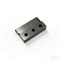 Paires de butées de positionnement longues et courtes, dispositif de limitation en acier oxydé noir usiné CNC sur mesure en usine avec trous de fixation ronds et allongés