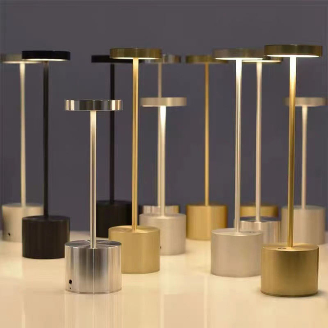 New Popular Touch-controlled Table Lamp Dimmable and Rechargeable Led Lamp Metal Desk Lamp