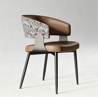 Chaise de salle à manger italienne minimaliste en métal et cuir, noire, stable, de luxe, design moderne, avec dossier, sensation haut de gamme, mobilier de maison