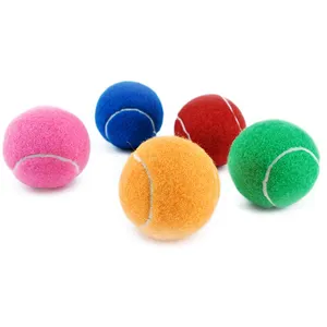 2.5 "evcil tenis topu köpekler ve kediler için özelleştirilmiş renk kimyasal elyaf ve kauçuk malzeme