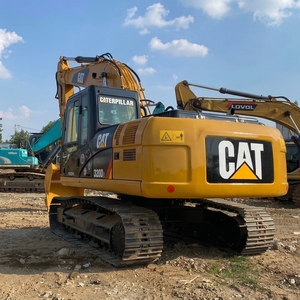 Excavatrice sur chenilles d'occasion CAT 320D 20 tonnes – Machines Caterpillar 320D, 320D2, 323D, 325D, 330D à vendre - Product Image 1