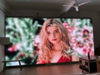 Écran LED portable Pushun P3.91 grand format couleur haute luminosité 4500 cd pour affichage publicitaire intérieur/extérieur et salons professionnels
