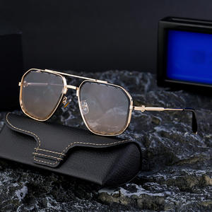 แว่นกันแดดทรงเหลี่ยมสำหรับผู้ชาย รุ่นปรับแต่งได้ เลนส์ PC ป้องกันรังสียูวี 400 กรอบสีดำ แฟชั่นกลางแจ้ง ผลิตที่ไถโจว รุ่น WF 5G85 - Product Image 5