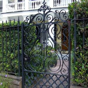 <span class=keywords><strong>Puerta</strong></span> de hierro forjado con parte superior arqueada vintage, acabado desgastado con motivos botánicos para un ambiente de <span class=keywords><strong>jardín</strong></span> romántico - Product Image 2