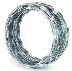 Fil de fer barbelé à prix avantageux pour la sécurité temporaire des chantiers de construction - Product Image 3