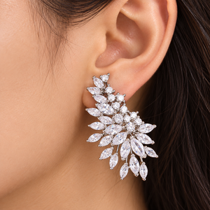 Boucles d'oreilles à clous en forme d'aile d'ange pour femmes, accessoires d'oreille pour usage quotidien - Product Image 2