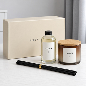 Juego de Regalo Aikun con Vela Aromática en Frasco de Vidrio Ámbar y Difusor de Varillas con Varillas Negras para Regalos Corporativos, OEM, ODM, Pedidos al por Mayor - Product Image 1