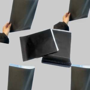 Bolsa de Papel Negra Personalizada de Gran Tamaño 30*40cm con Fondo Afilado y Cierre Autoadhesivo para Envío, Correo y Envoltura de Regalos - Product Image 4