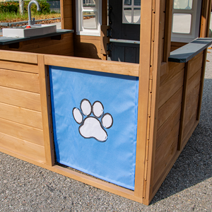 Maison de jeu en bois pour enfants Backyard Discovery au design moderne avec cuisine de jeu, bar à collations, fenêtre et banc de pique-nique - Product Image 3