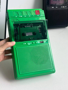 Reproductor de Cintas Vintage Verde con Logotipo Personalizado, Grabador de Música Portátil con Altavoz, Batería USB, Doble Alimentación, para Aprendizaje de Idiomas - Product Image 6