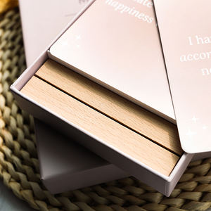 Набор из 50 восстанавливающих вдохновляющих цитаты для ежедневного воодушевления и самовлюбленности, набор карт с деревянной подставкой - Product Image 3