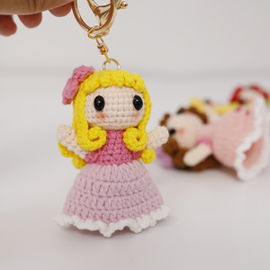 Muñeca de Ganchillo Hecha a Mano de Princesa de Dibujos Animados Súper Linda con Llavero de Hilo Dulce y Colgante Personalizado Creativo - Product Image 2