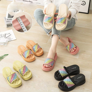 Kişiselleştirilmiş açık kapalı eva yumuşak güzel terlik kaymaz açık yumuşak eva pvc slaytlar ayakkabı bayanlar moda terlikler - Product Image 6