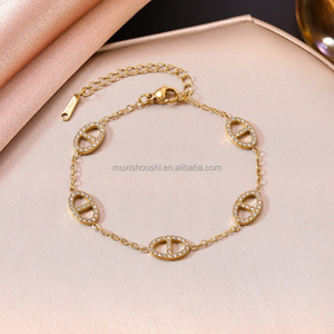 <span class=keywords><strong>Set</strong></span> di Bracciale/<span class=keywords><strong>Orecchini</strong></span>/Collana Best-seller in Acciaio Inossidabile di Alta Qualità con Placcatura in Oro 18K per Effetto Anti-sbiadimento - Product Image 2