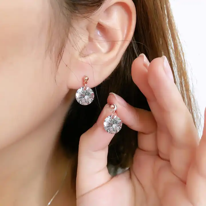 STONE AND STRAND Teeny gold diamond single earring | NET-A-PORTER